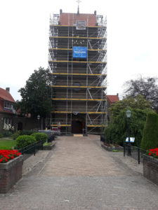 2 kerk Veldmaat[Bonifatius} in steigers